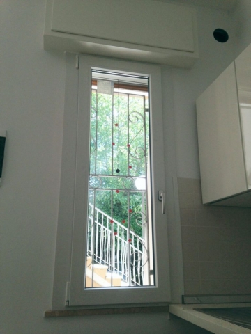 Finestra con inferriata - VBB Infissi srl - Gambettola